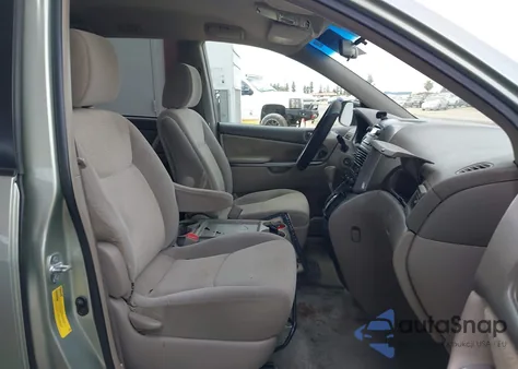 2010 Toyota Sienna Le from USA, damaged, VIN 5TDKK4CC1AS307336